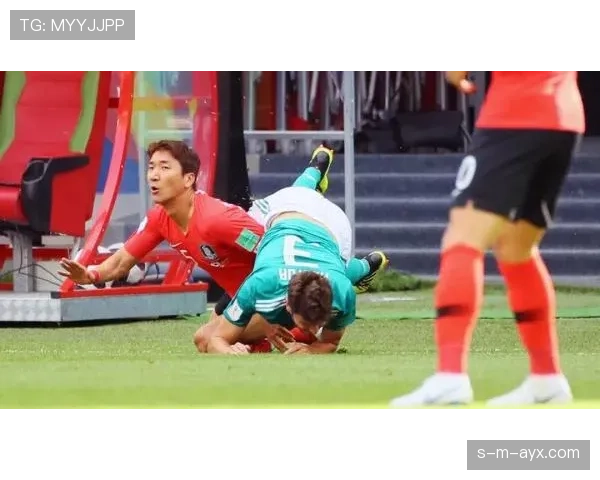 韩国国家队球迷“太极虎”助威团近期表现活跃，持续为球队营造主场氛围