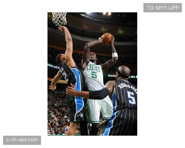 保罗·皮尔斯关键时刻单打效率提升 助凯尔特人拉开比分差距